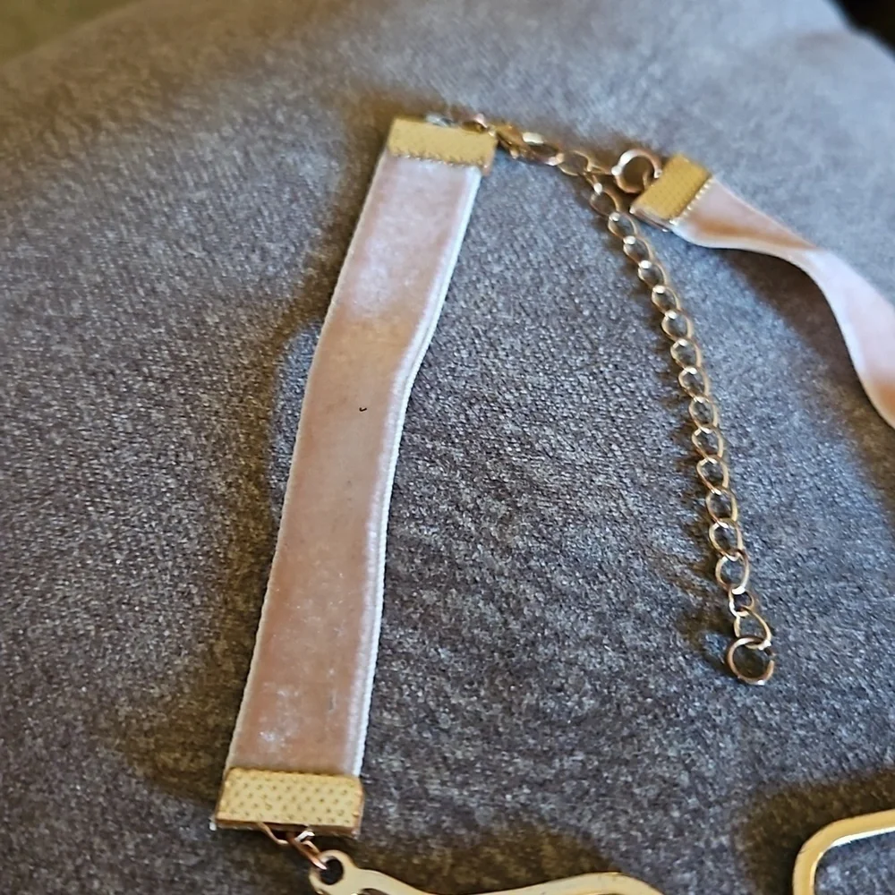 3/$30 VTG Velvet Pink Ribbon Angel Wings Floral Coquette Choker Necklace